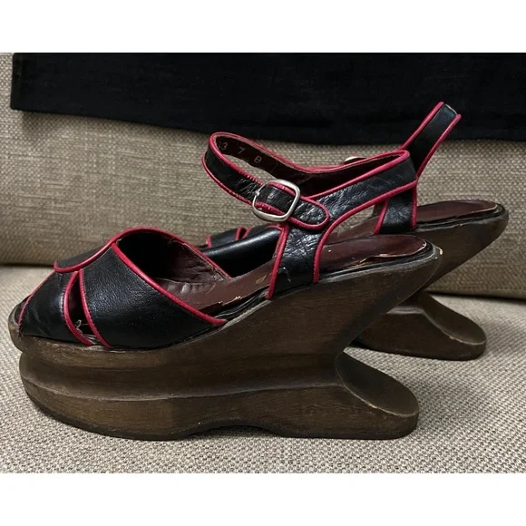 Vintage clothespin shoes. - Picture 14 of 16